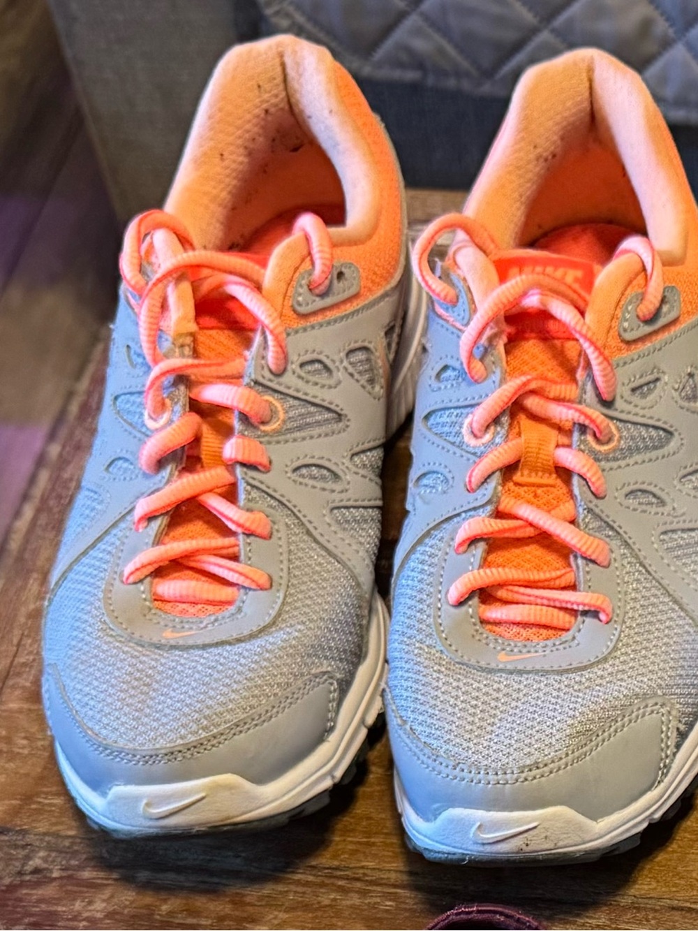 Nike Women's Light Gray and Coral Athletic Sneakers
